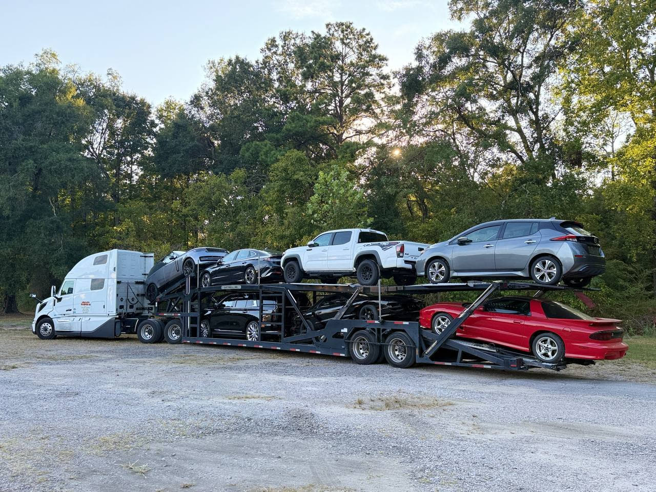 Seven-sedan auto-hauler for the Los Angeles to Houston Route Pool